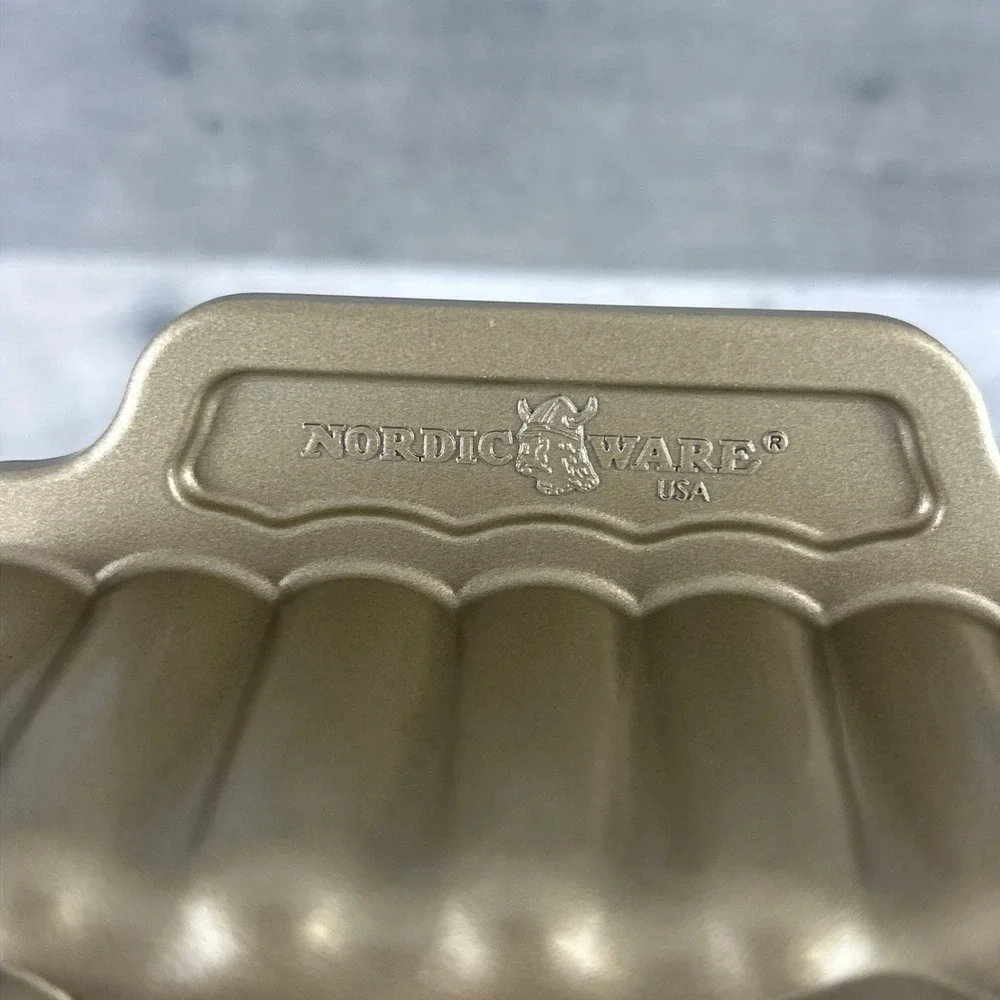 Nordic Ware Pumpkin Harvest Loaf Pan ~ 6 Cups 1.4 Liters Mold